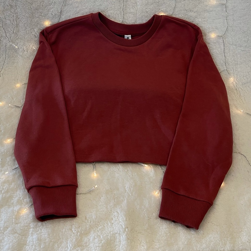 2 PC set - 90 Degree By Reflex Crop Sweater / 9” Side Pocket Shorts